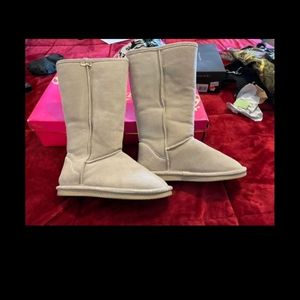 Bearpaw tall tan boots